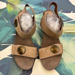 TAOS Carousel Wedge Ankle Strap Sandal Tan US Size 11/11.5 EU Size 42